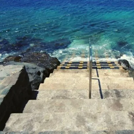 Primera Línea De Playa Con Vistas Al Mar - Workation Radazul
